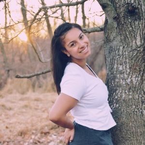 Meet your Posher, Olivia